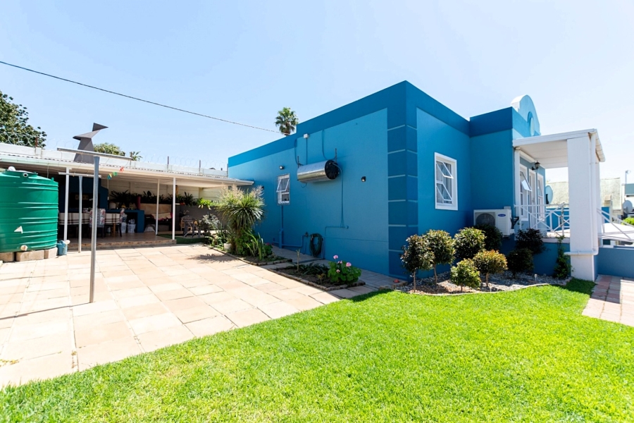 3 Bedroom Property for Sale in Bergzicht Western Cape